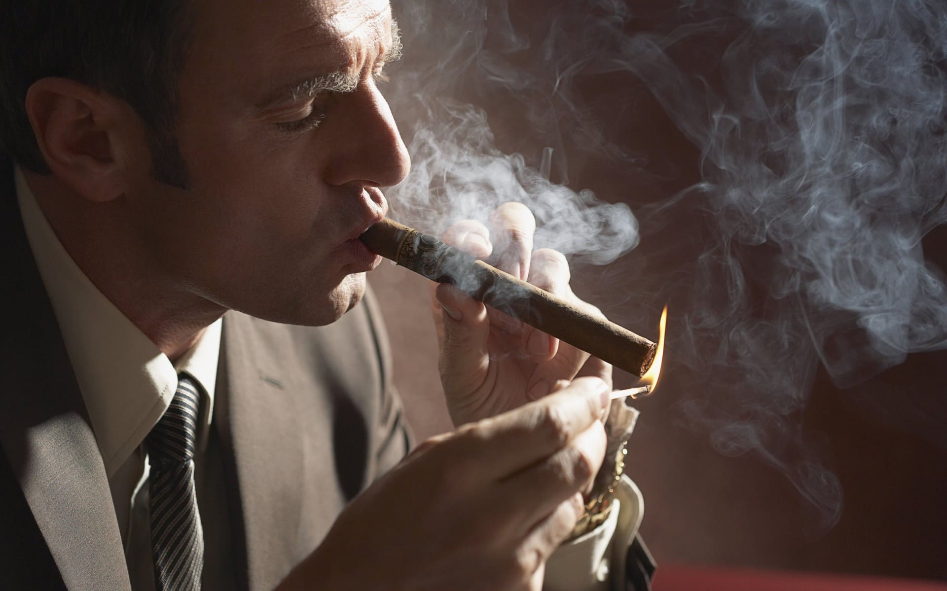 Kurenie sigary - Как правильно обрезать, прикурить и курить сигару?