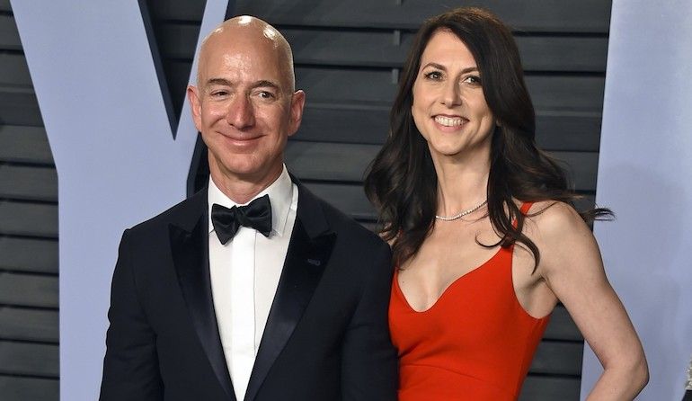 Глава Amazon Джефф Безос развелся с женой