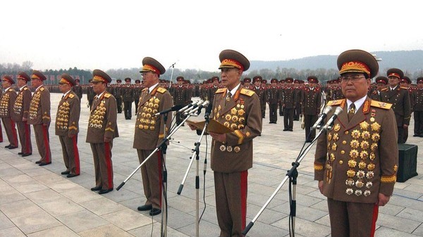Generaly Severnoj Korei - Почем лучше быть генералом, чем рядовым?